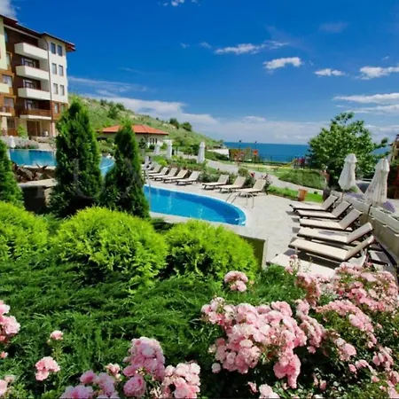Apartment ния, райска градина / Garden Of Eden Sveti Vlas