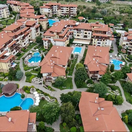 ния, райска градина / Garden Of Eden Apartment