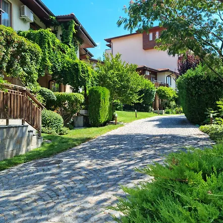 Garden Of Eden - Niya Apartment Sweti Wlas