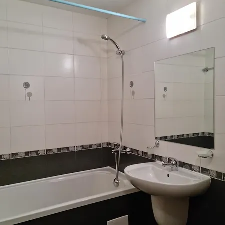 ния, райска градина / Garden Of Eden Apartment