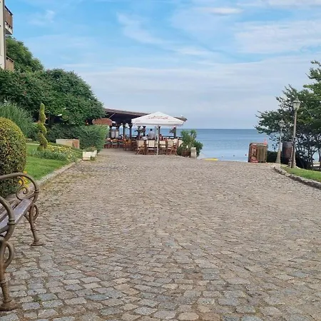 ния, райска градина / Garden Of Eden Apartment Sveti Vlas